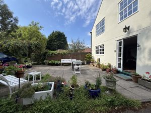 Rear- click for photo gallery